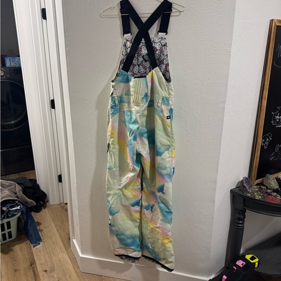 686 X Hello Kitty Women's snow bib - Picture 5 of 7